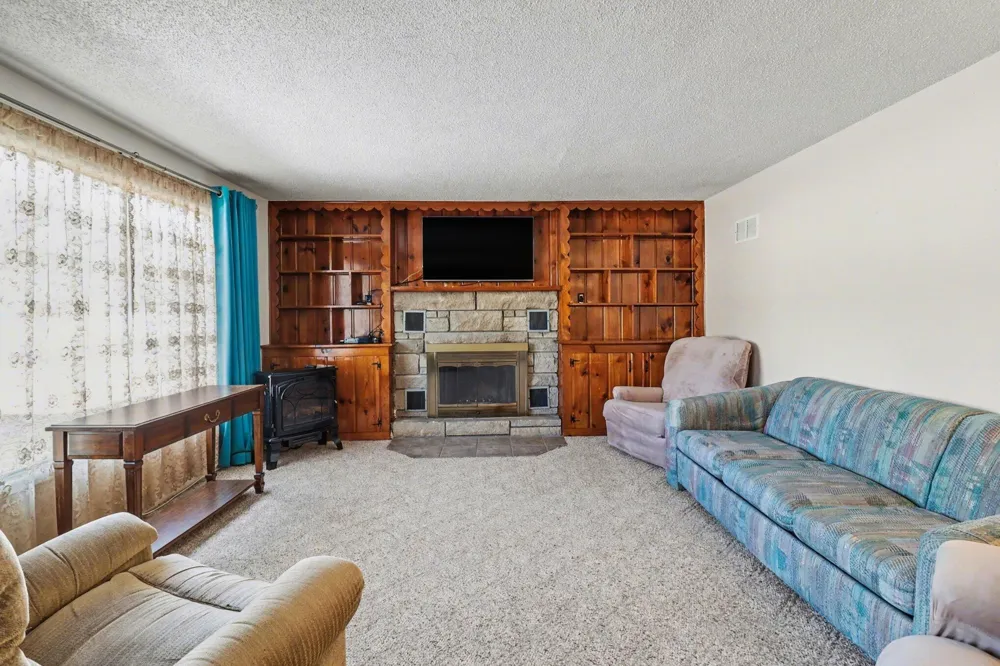 709 New William Street Ludington City, MI 49431