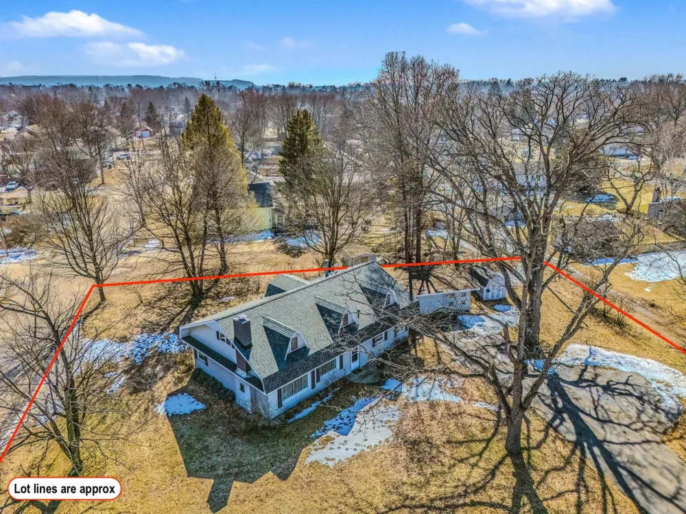 709 New William Street Ludington City, MI 49431