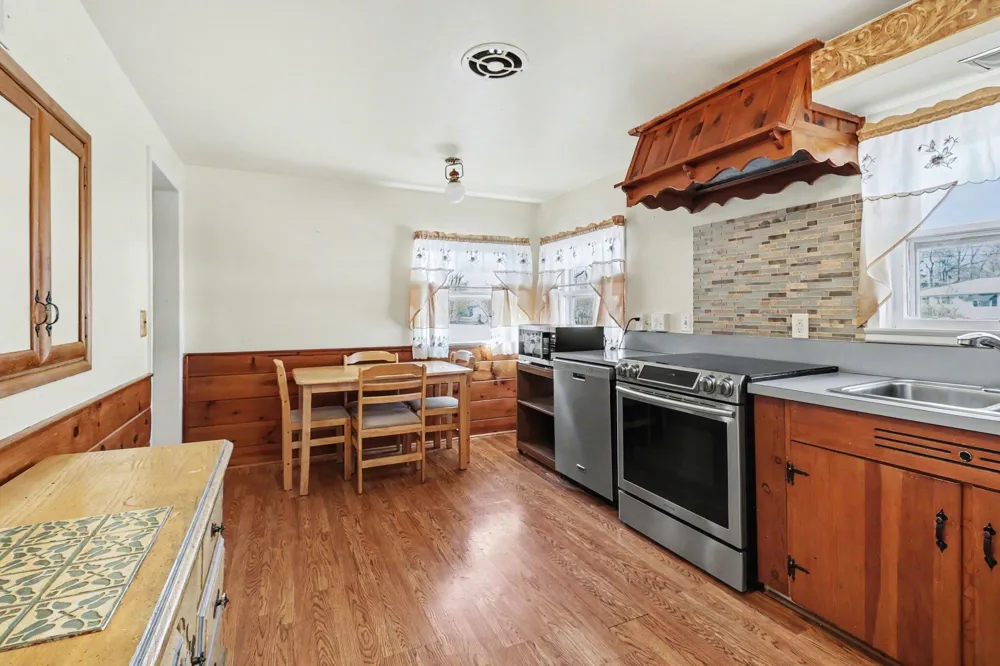 709 New William Street Ludington City, MI 49431