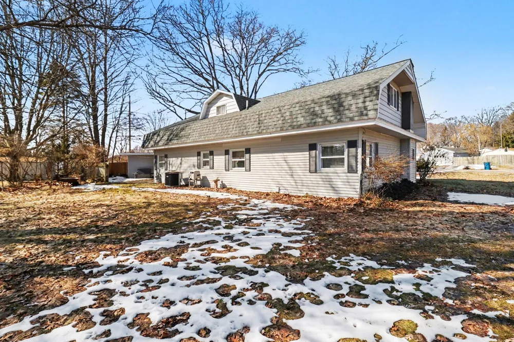 709 New William Street Ludington City, MI 49431