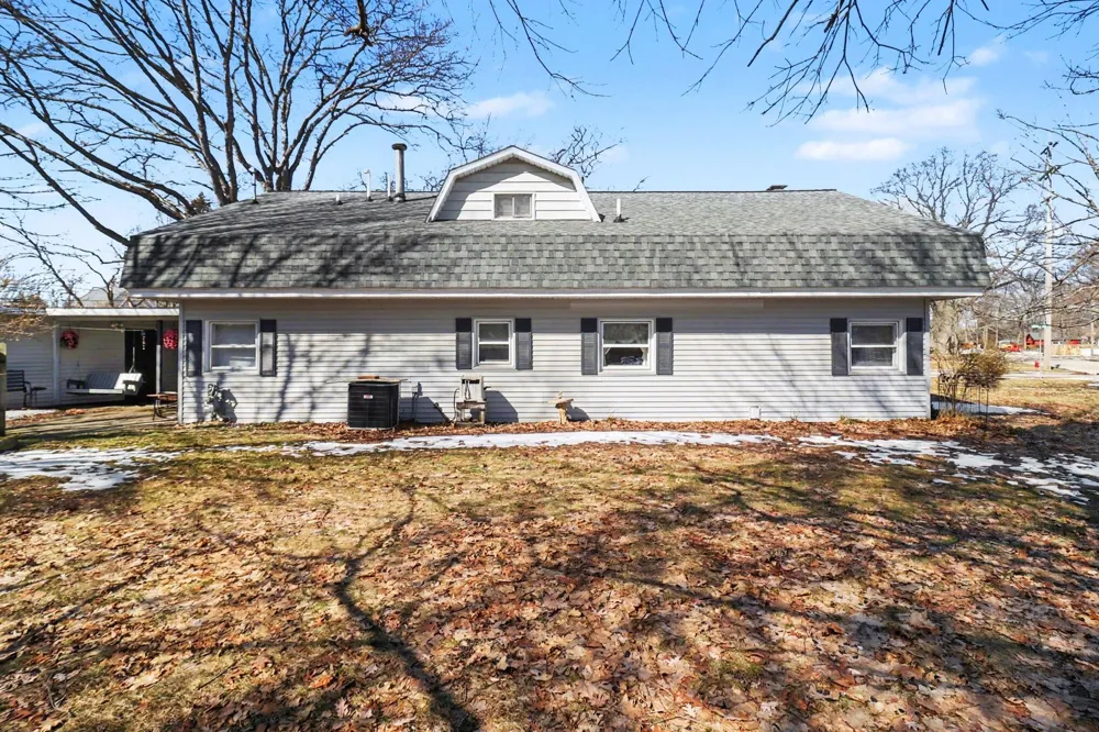 709 New William Street Ludington City, MI 49431