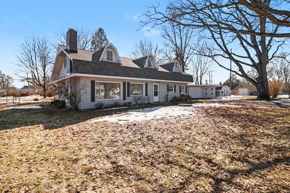 709 New William Street Ludington City, MI 49431