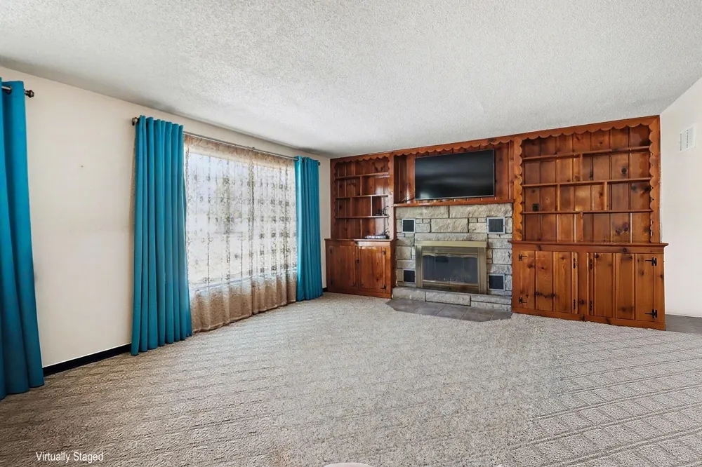 709 New William Street Ludington City, MI 49431
