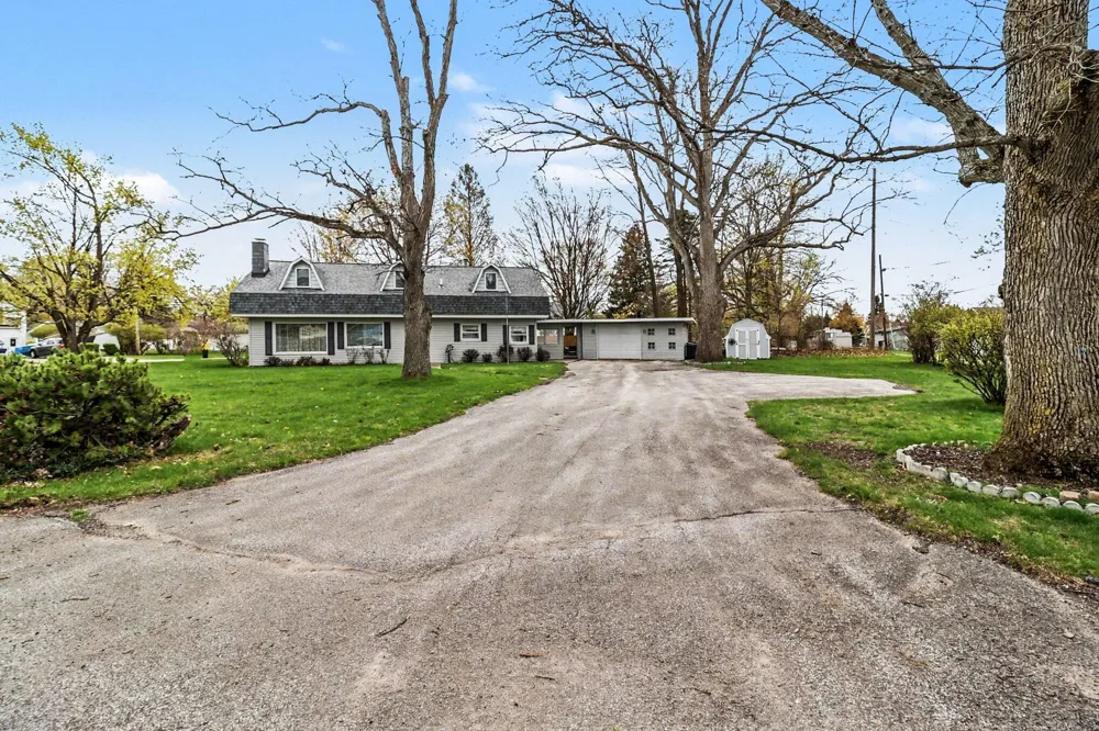 709 New William Street Ludington City, MI 49431