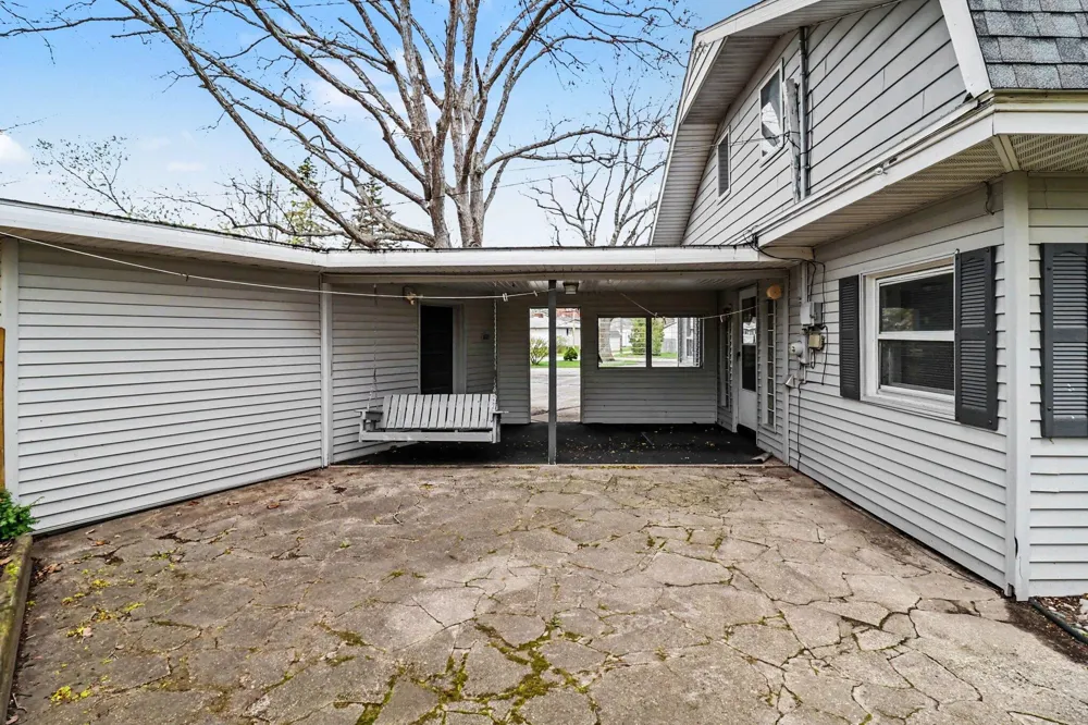 709 New William Street Ludington City, MI 49431