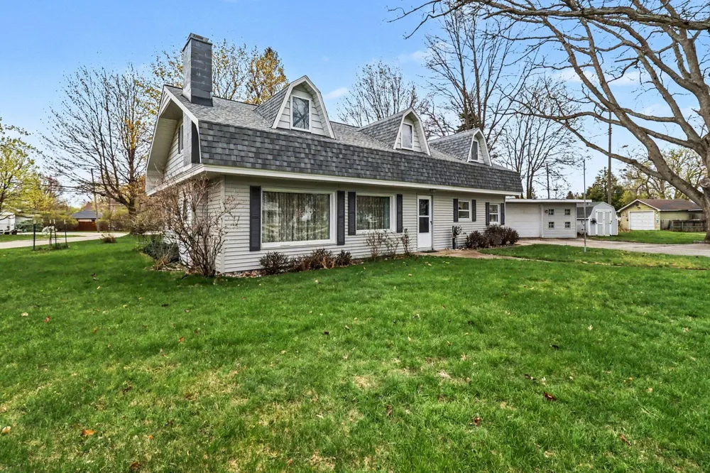 709 New William Street Ludington City, MI 49431