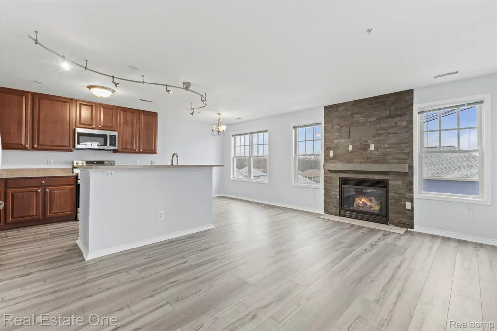 3939 Forester Boulevard Auburn Hills City, MI 48326