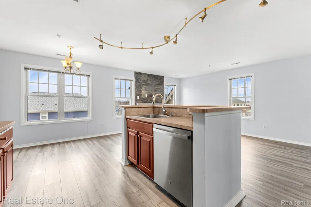 3939 Forester Boulevard Auburn Hills City, MI 48326