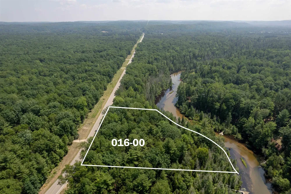 6483 W Plum Valley Road NW Clearwater Township, MI 49676