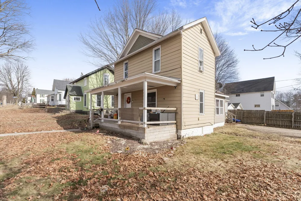 112 Howard Street Cadillac City, MI 49601
