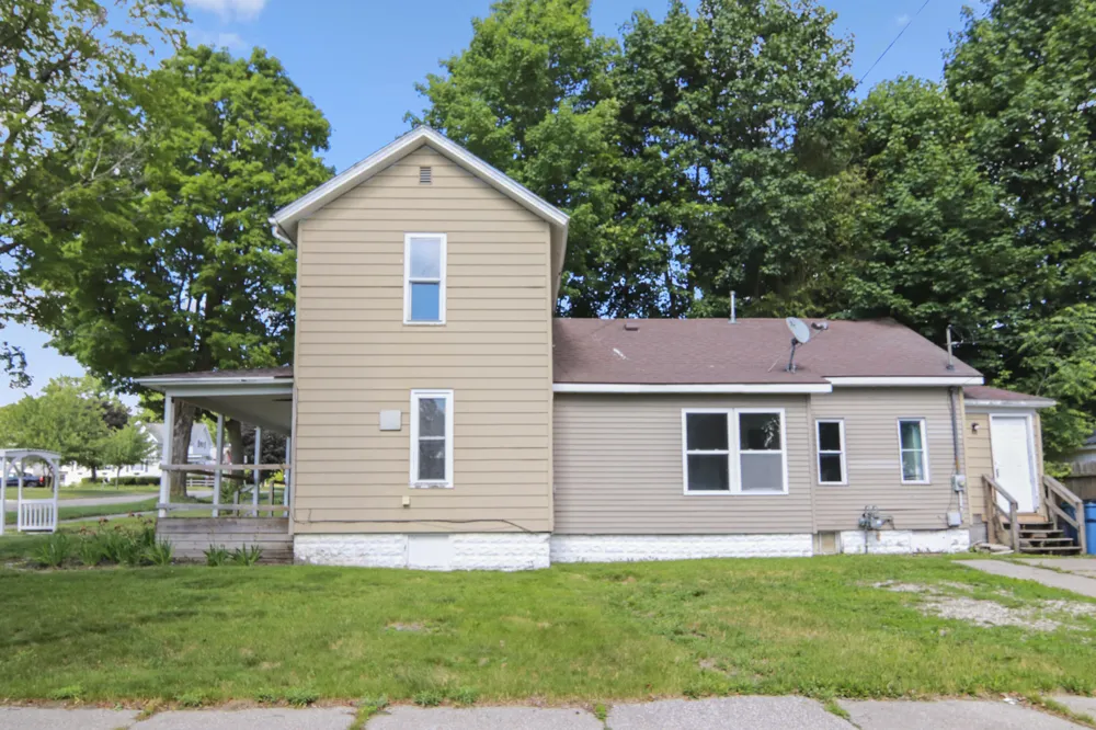 112 Howard Street Cadillac City, MI 49601
