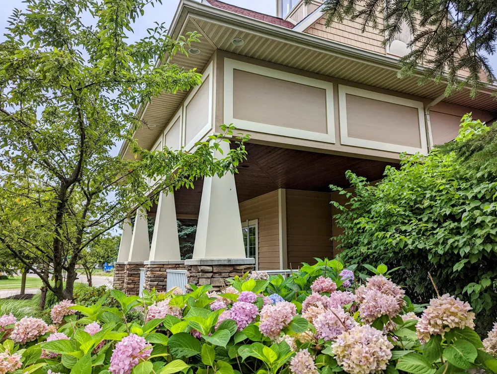 883 Main Street Holland City, MI 49423