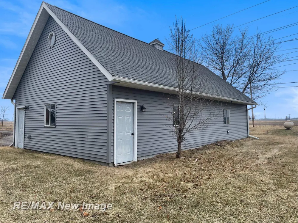 3874 E Kent Road Ingersoll Township, MI 48623