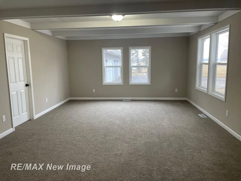 3874 E Kent Road Ingersoll Township, MI 48623