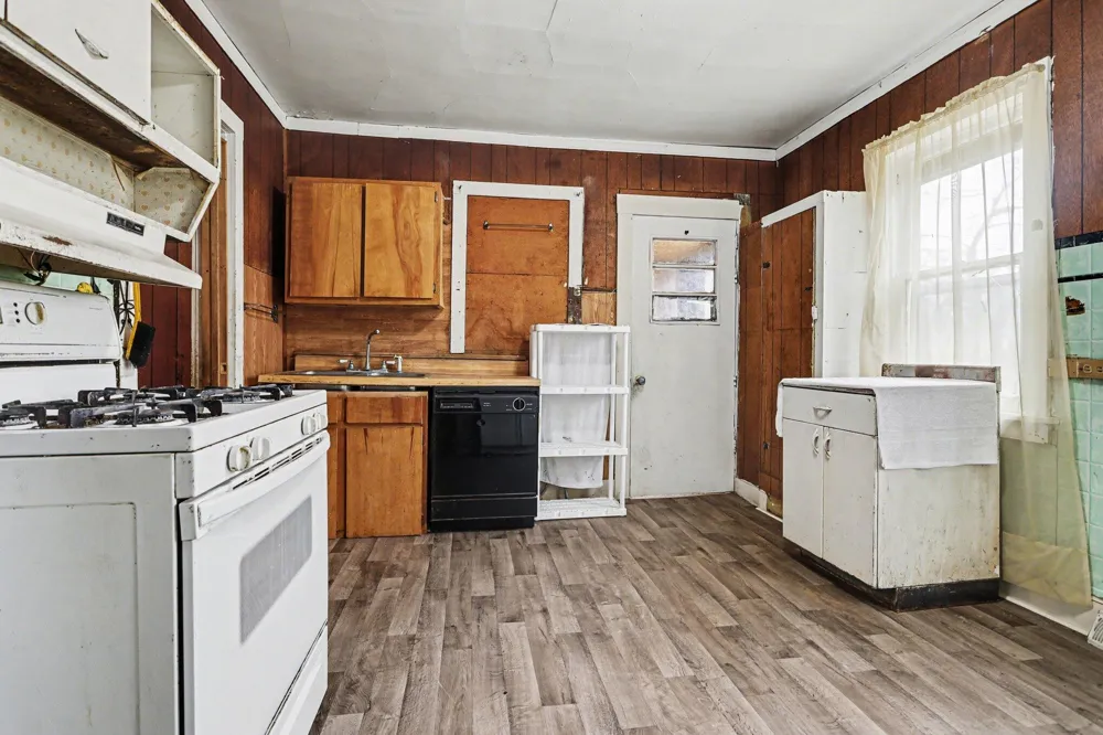 1337 Edwards Street Kalamazoo City, MI 49007