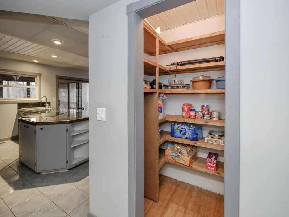 22431 Paulson Road Pine Grove Township, MI 49055