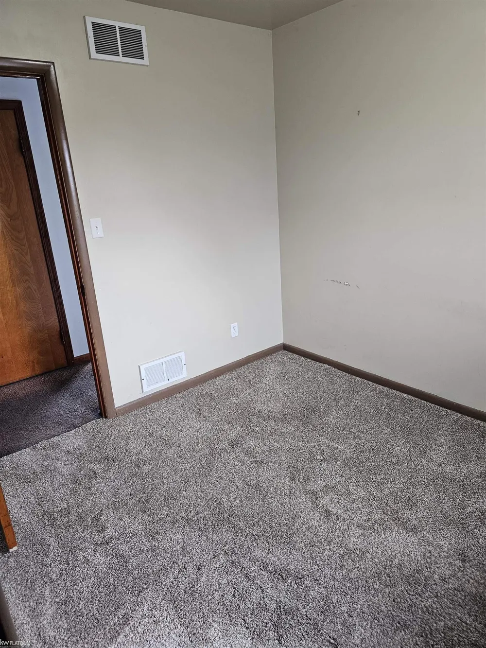 5882 King Road China Township, MI 48054