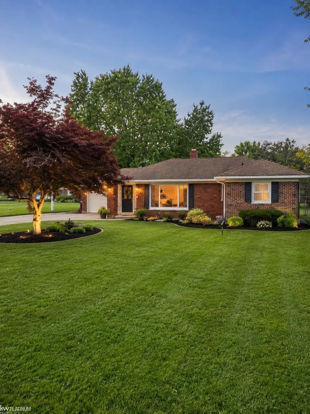 5882 King Road China Township, MI 48054