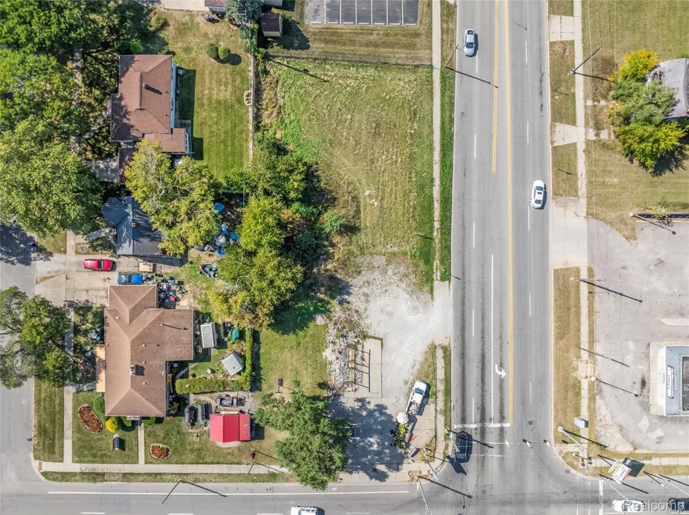 680 E Pierson Road Flint City, MI 48505
