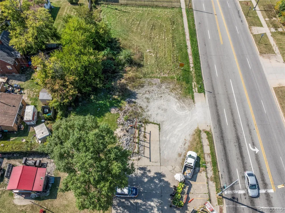 680 E Pierson Road Flint City, MI 48505