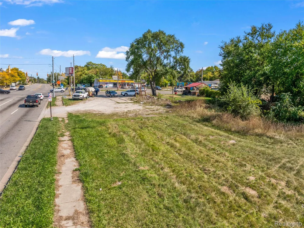 680 E Pierson Road Flint City, MI 48505