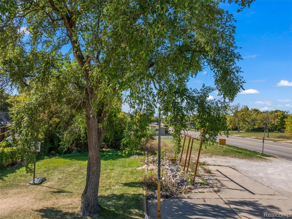 680 E Pierson Road Flint City, MI 48505