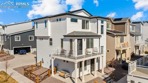 5872 Thurless Lane
