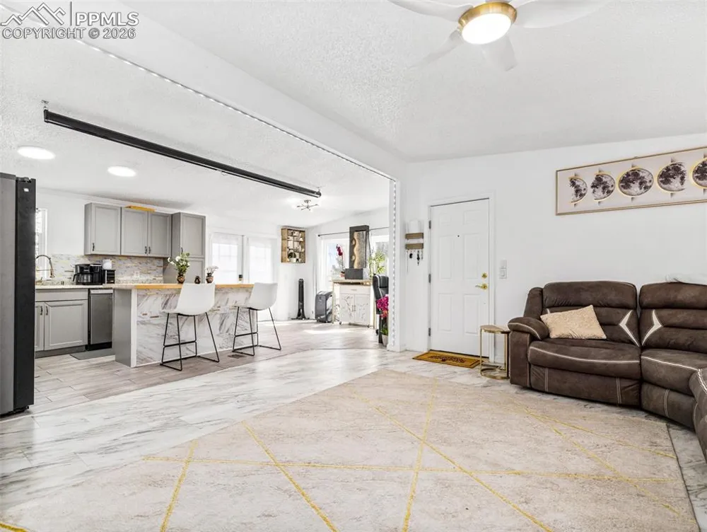 279 E Kipling Drive Pueblo West, CO 81007