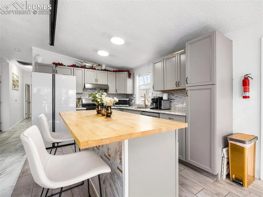279 E Kipling Drive Pueblo West, CO 81007
