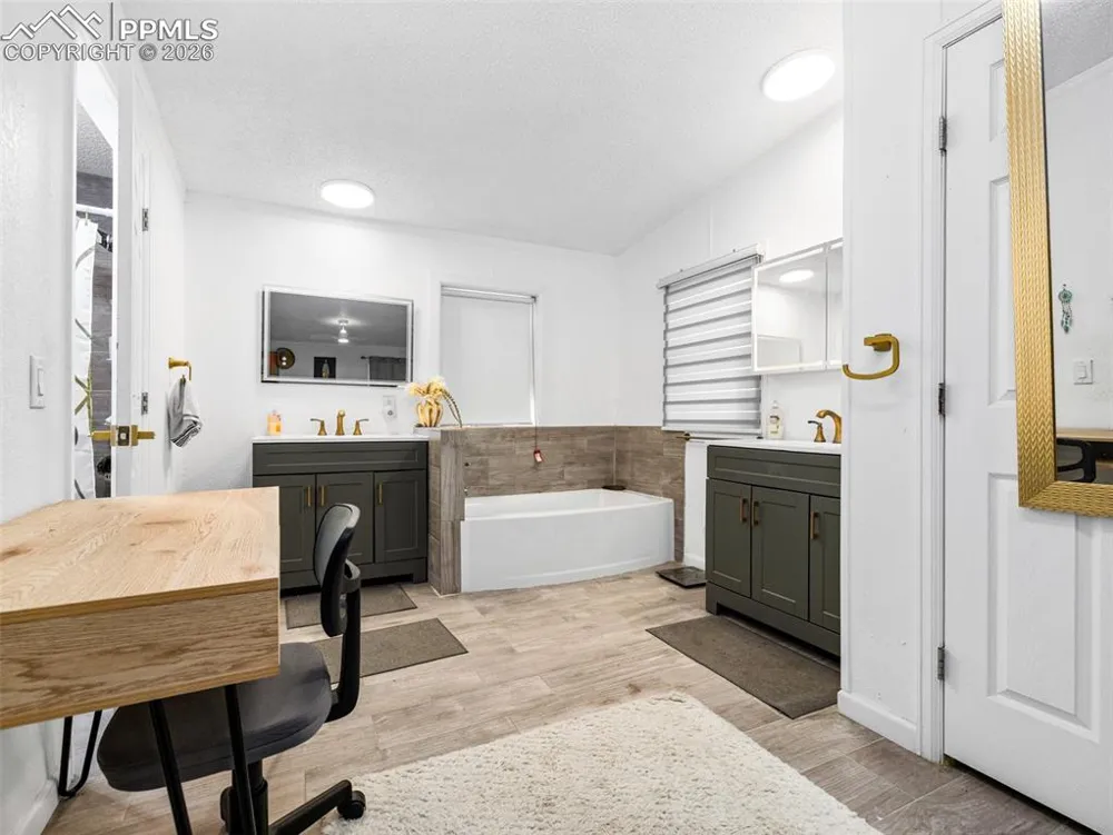 279 E Kipling Drive Pueblo West, CO 81007