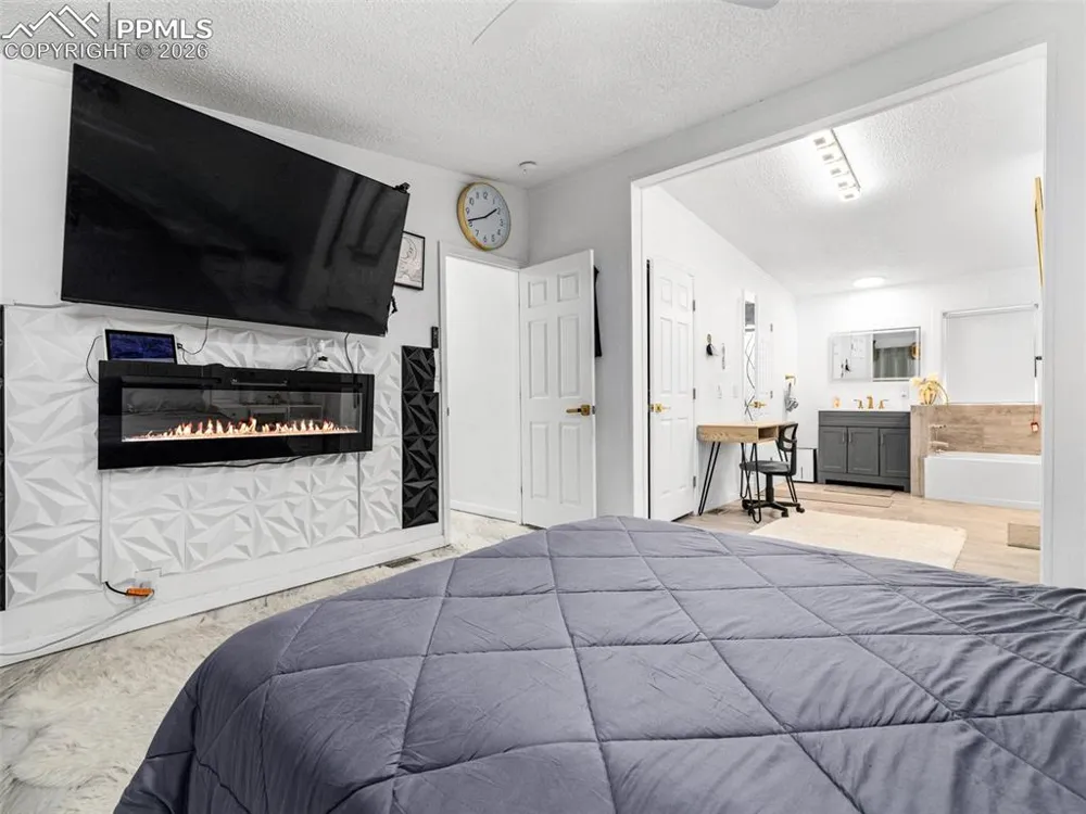 279 E Kipling Drive Pueblo West, CO 81007