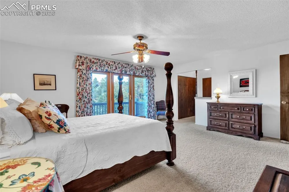 7116 Fox Circle Larkspur, CO 80118