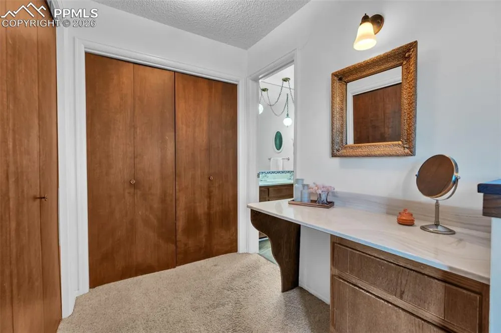 7116 Fox Circle Larkspur, CO 80118