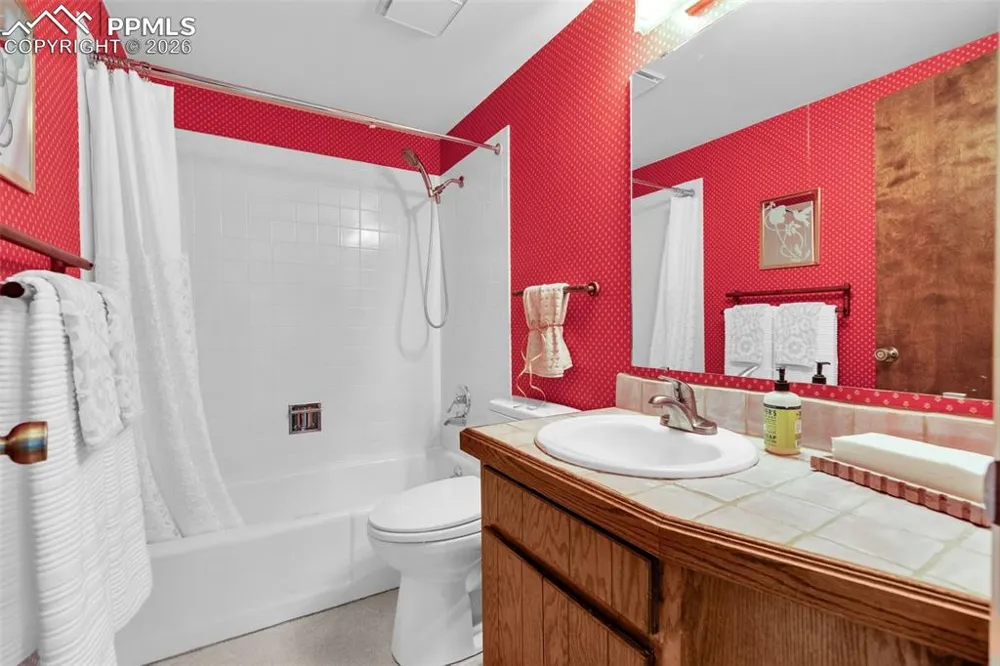 7116 Fox Circle Larkspur, CO 80118