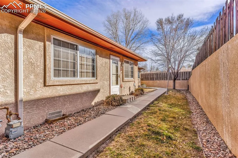 1512 E 21st Street #B Pueblo, CO 81001