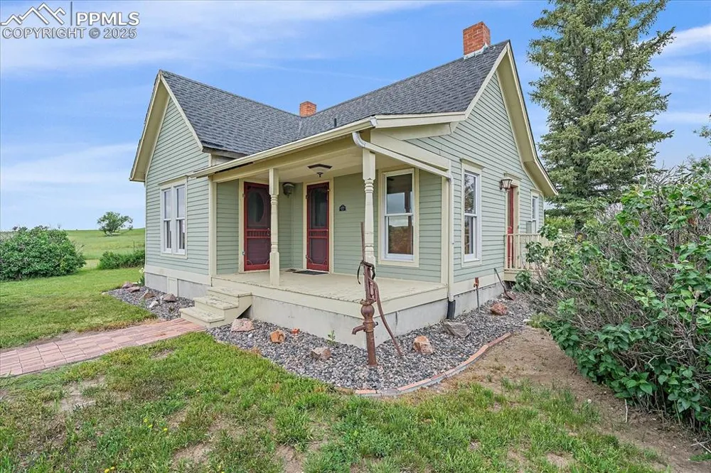 22624 County Road 5 Elbert, CO 80106