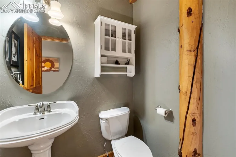 9110 Mountain Road Cascade, CO 80809