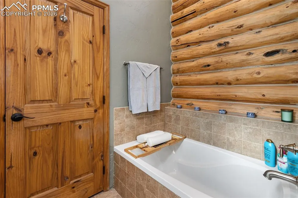 9110 Mountain Road Cascade, CO 80809