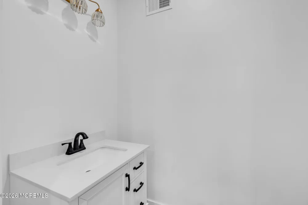 64 Byrnes Lane Eatontown, NJ 07724