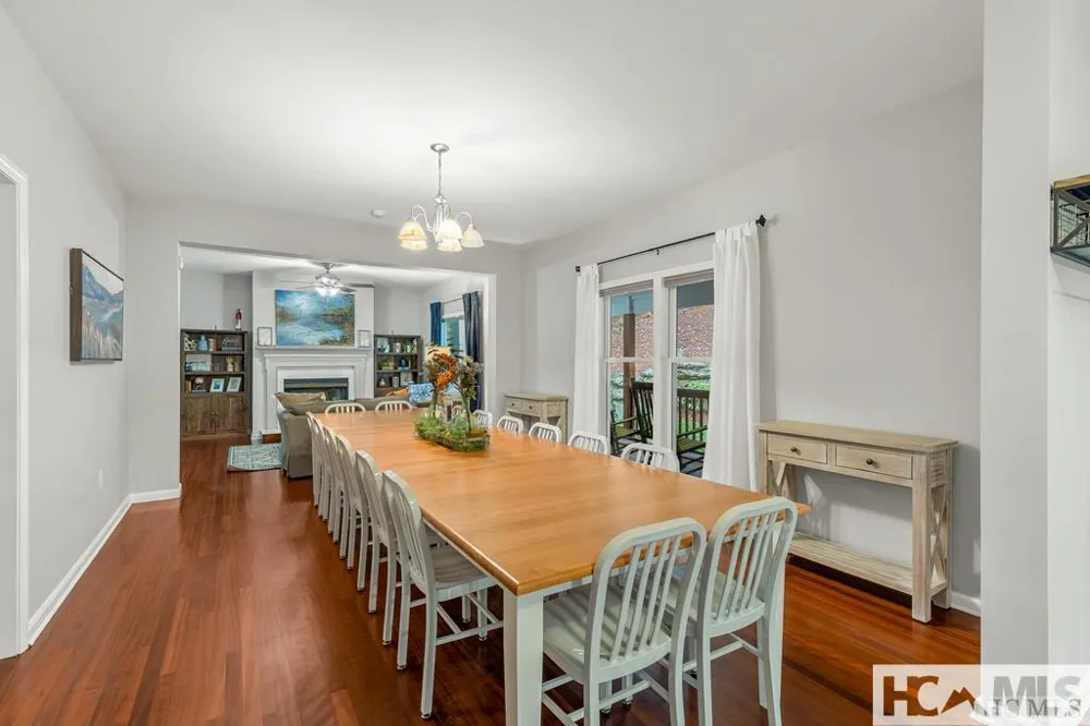 110 Kestrel Court Sapphire, NC 28774