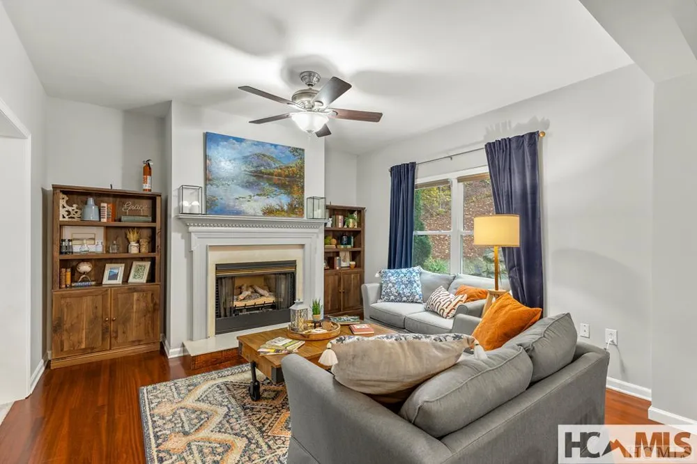110 Kestrel Court Sapphire, NC 28774
