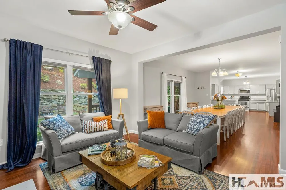 110 Kestrel Court Sapphire, NC 28774