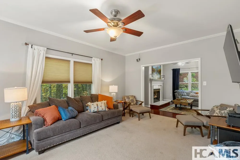 110 Kestrel Court Sapphire, NC 28774