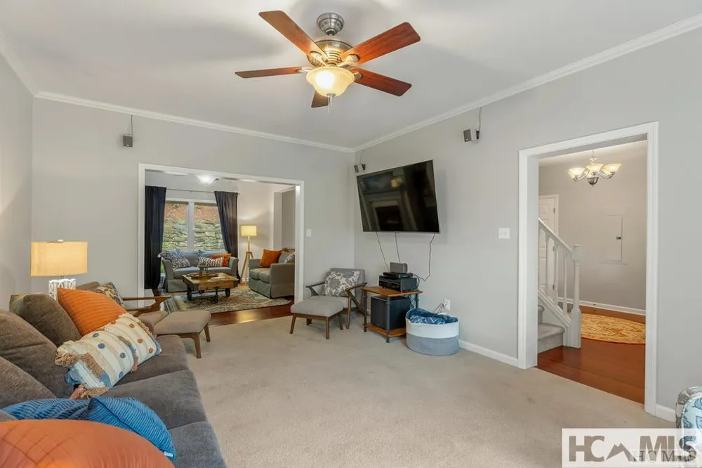 110 Kestrel Court Sapphire, NC 28774