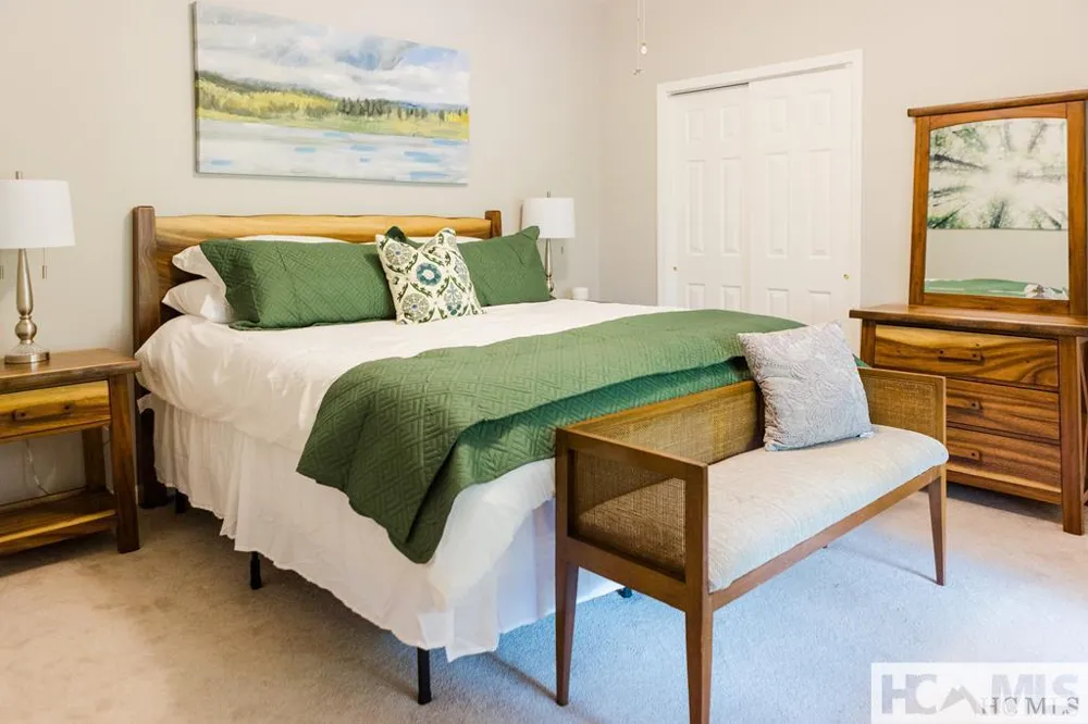 110 Kestrel Court Sapphire, NC 28774