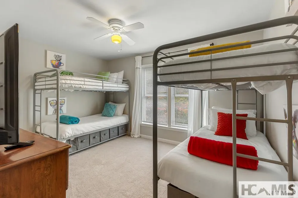 110 Kestrel Court Sapphire, NC 28774