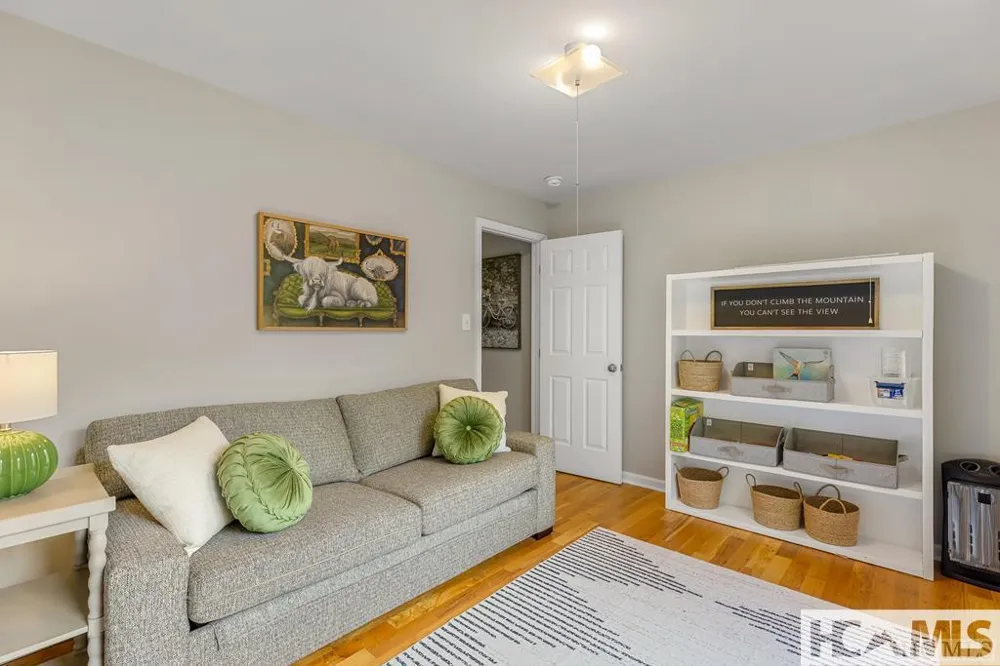 110 Kestrel Court Sapphire, NC 28774