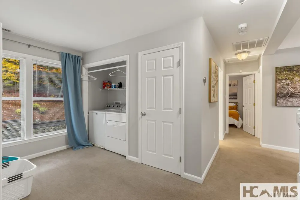 110 Kestrel Court Sapphire, NC 28774