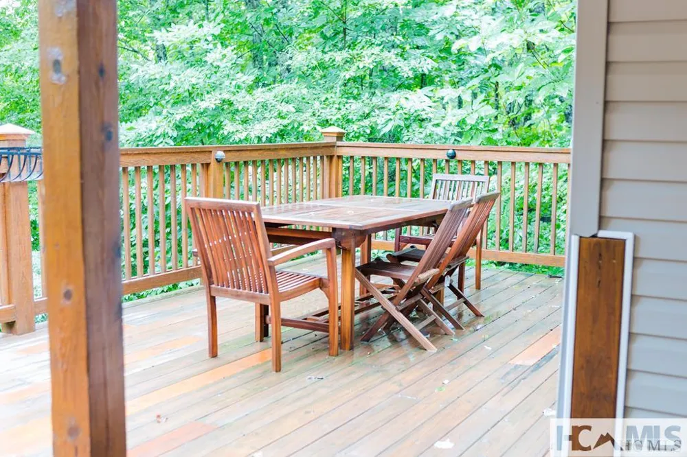 110 Kestrel Court Sapphire, NC 28774