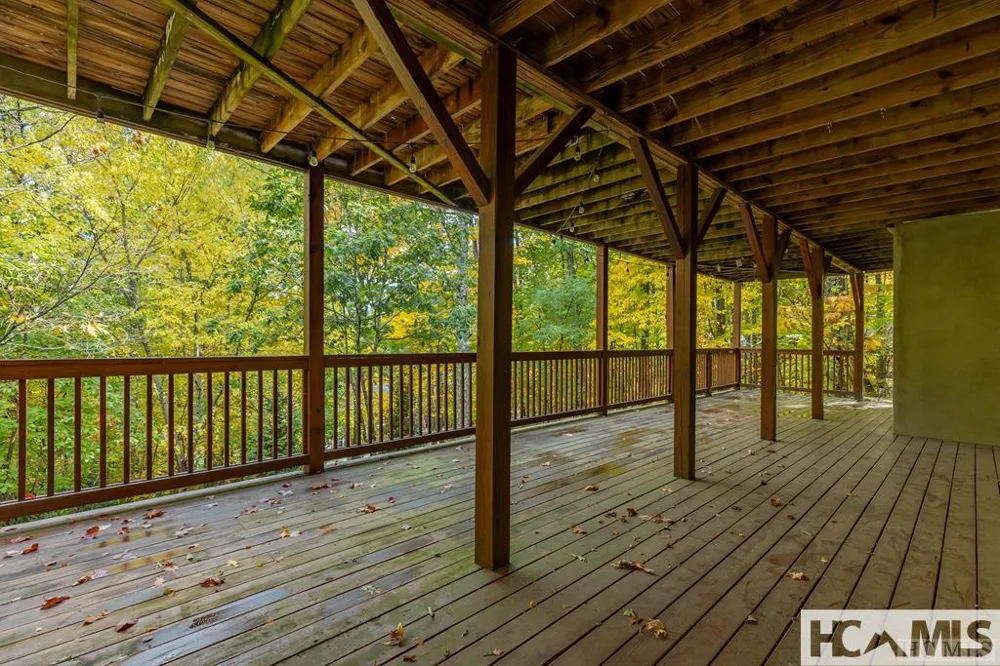 110 Kestrel Court Sapphire, NC 28774